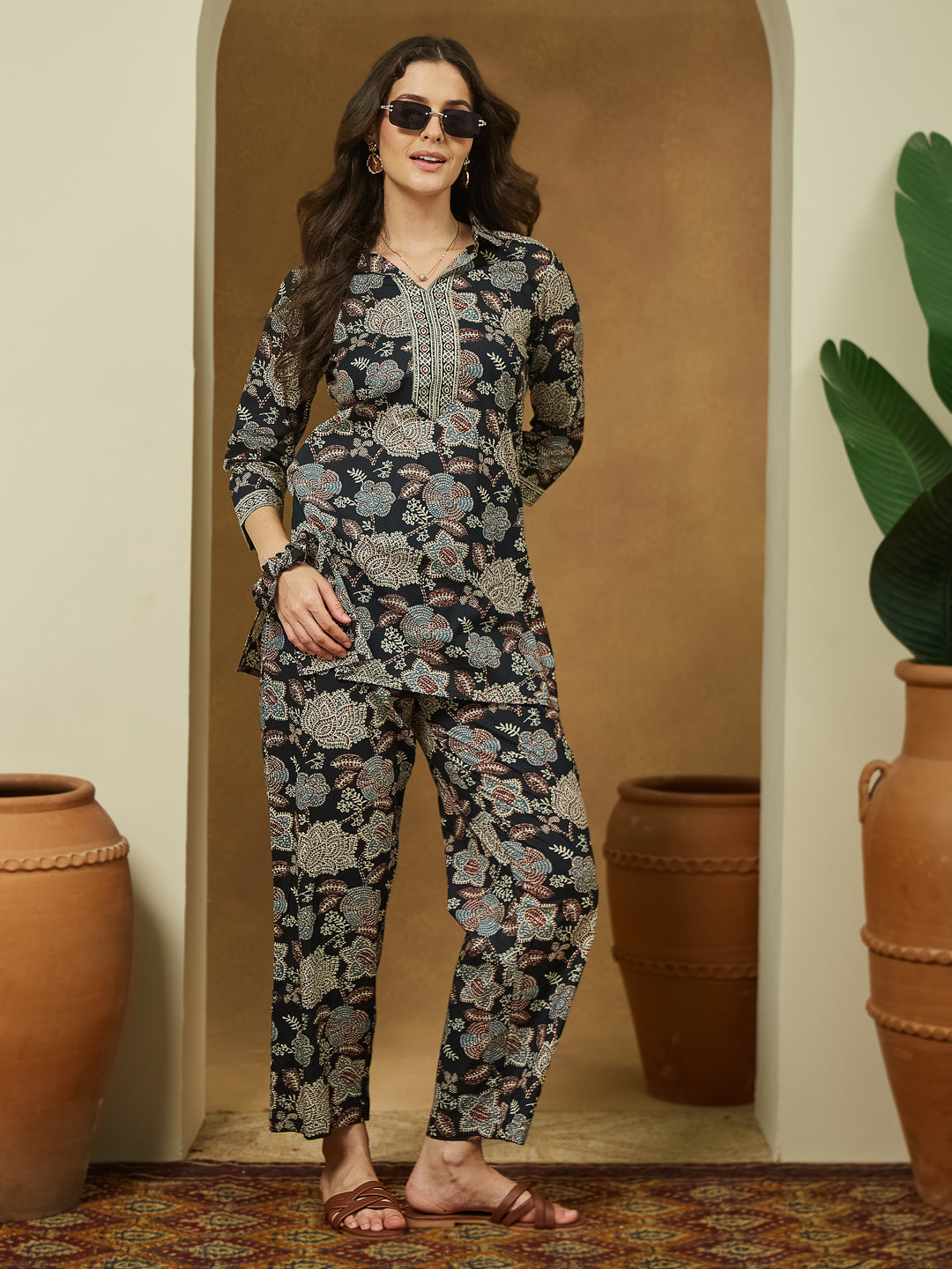 Ninnique Women's Black Pure Cotton Floral Printed Straight Co-ord Set