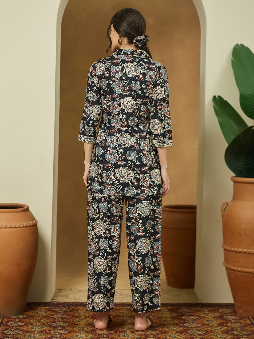 Ninnique Women's Black Pure Cotton Floral Printed Straight Co-ord Set