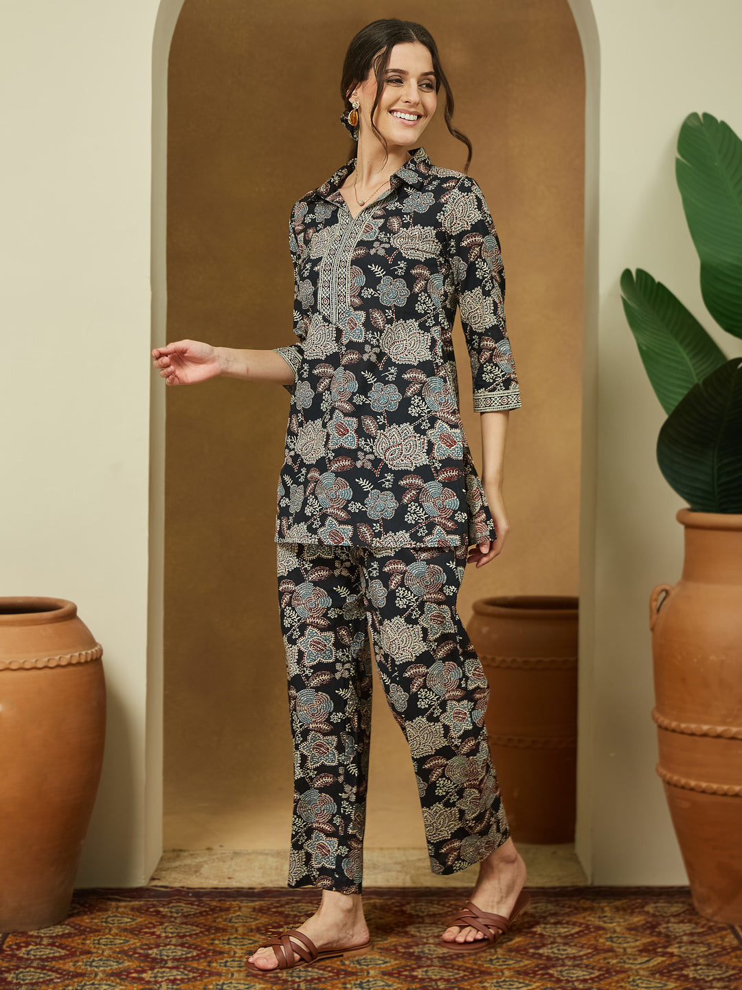 Ninnique Women's Black Pure Cotton Floral Printed Straight Co-ord Set