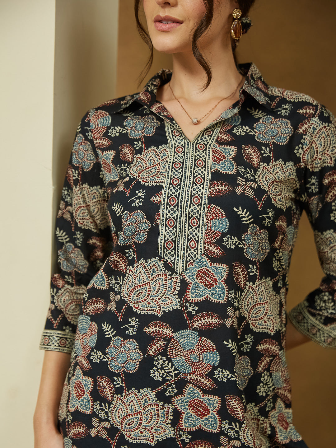 Ninnique Women's Black Pure Cotton Floral Printed Straight Co-ord Set