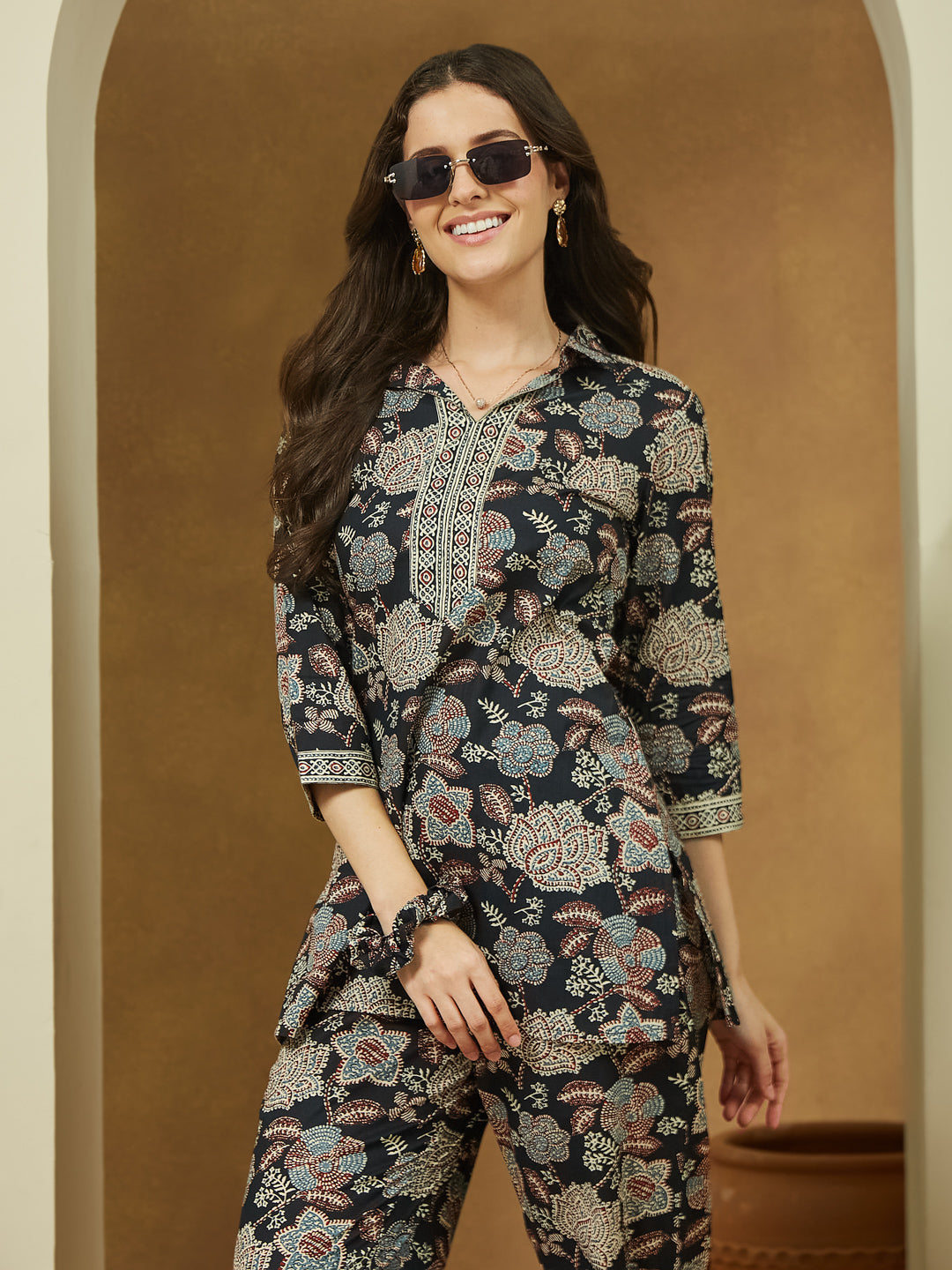Ninnique Women's Black Pure Cotton Floral Printed Straight Co-ord Set