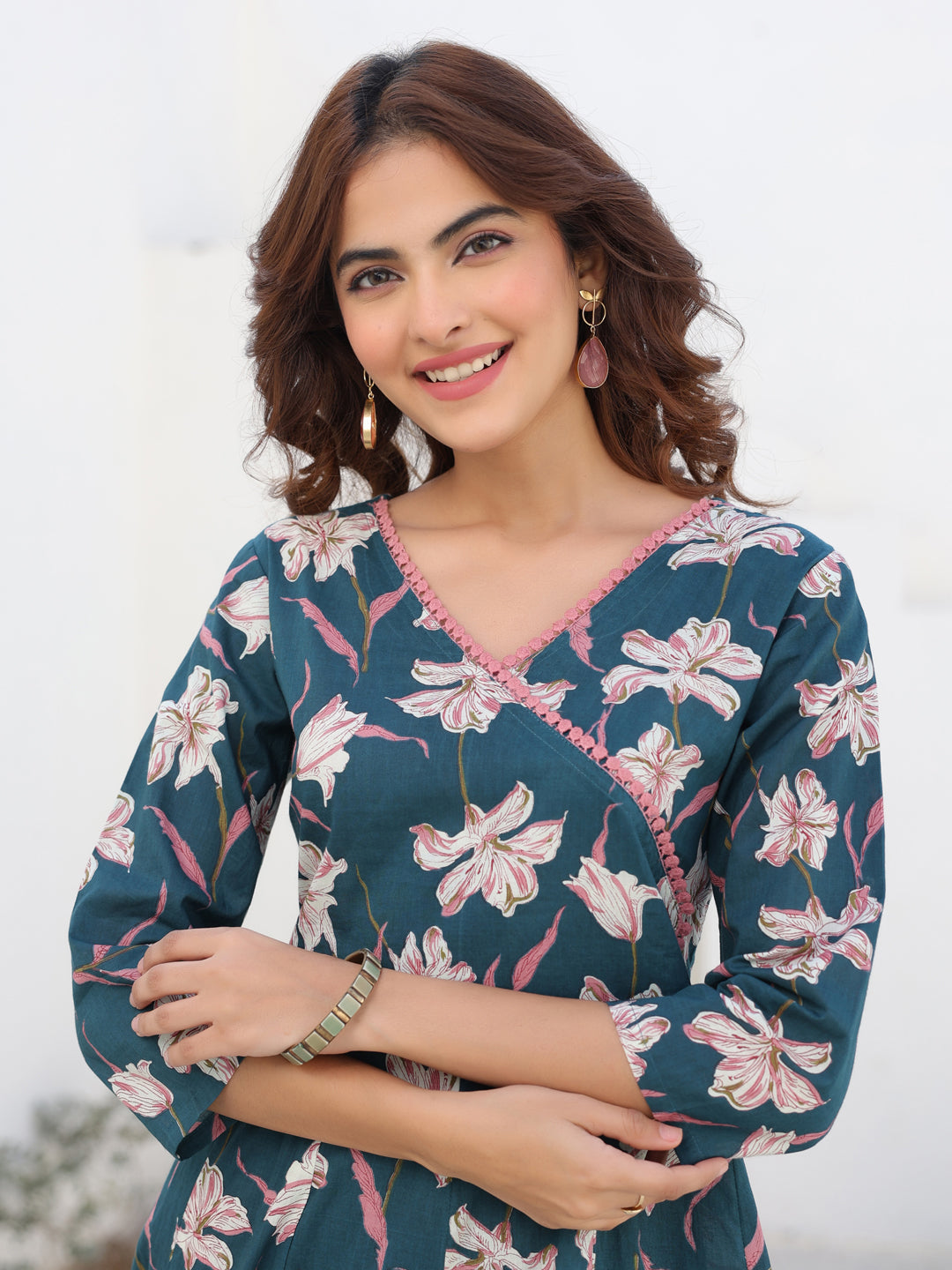 Ninnique Women's Teal Blue Pure Cotton Floral Printted A line Kurta Pant Set