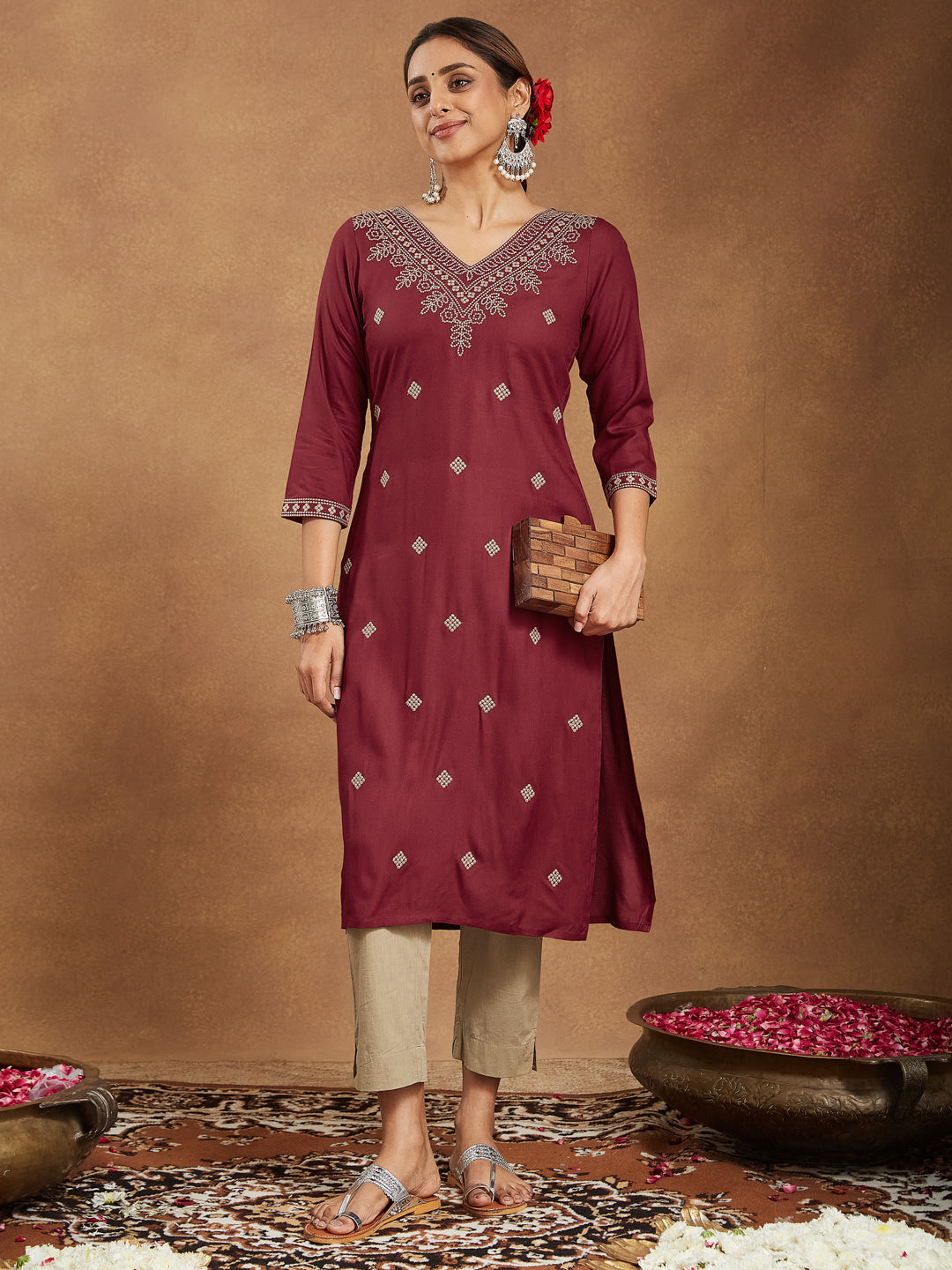 Ninnique Women's Maroon Rayon Embroidered Straight Kurta