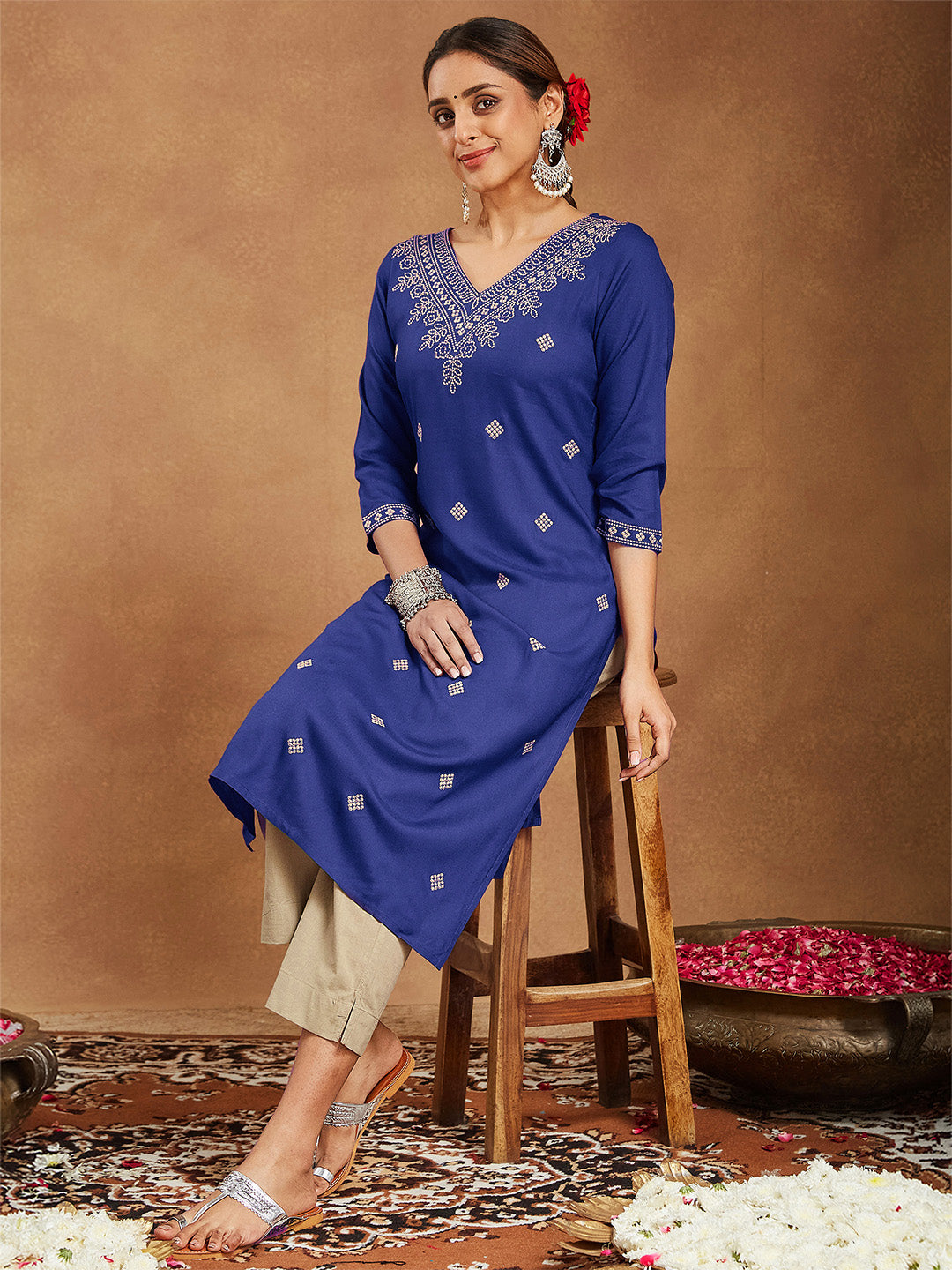 Ninnique Women's Navy Blue Rayon Embroidered Straight Kurta