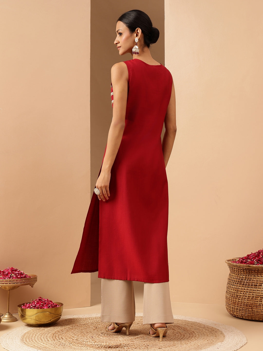 Ninnique Women's Red Silk Blend Zari Embroidered Straight Kurta