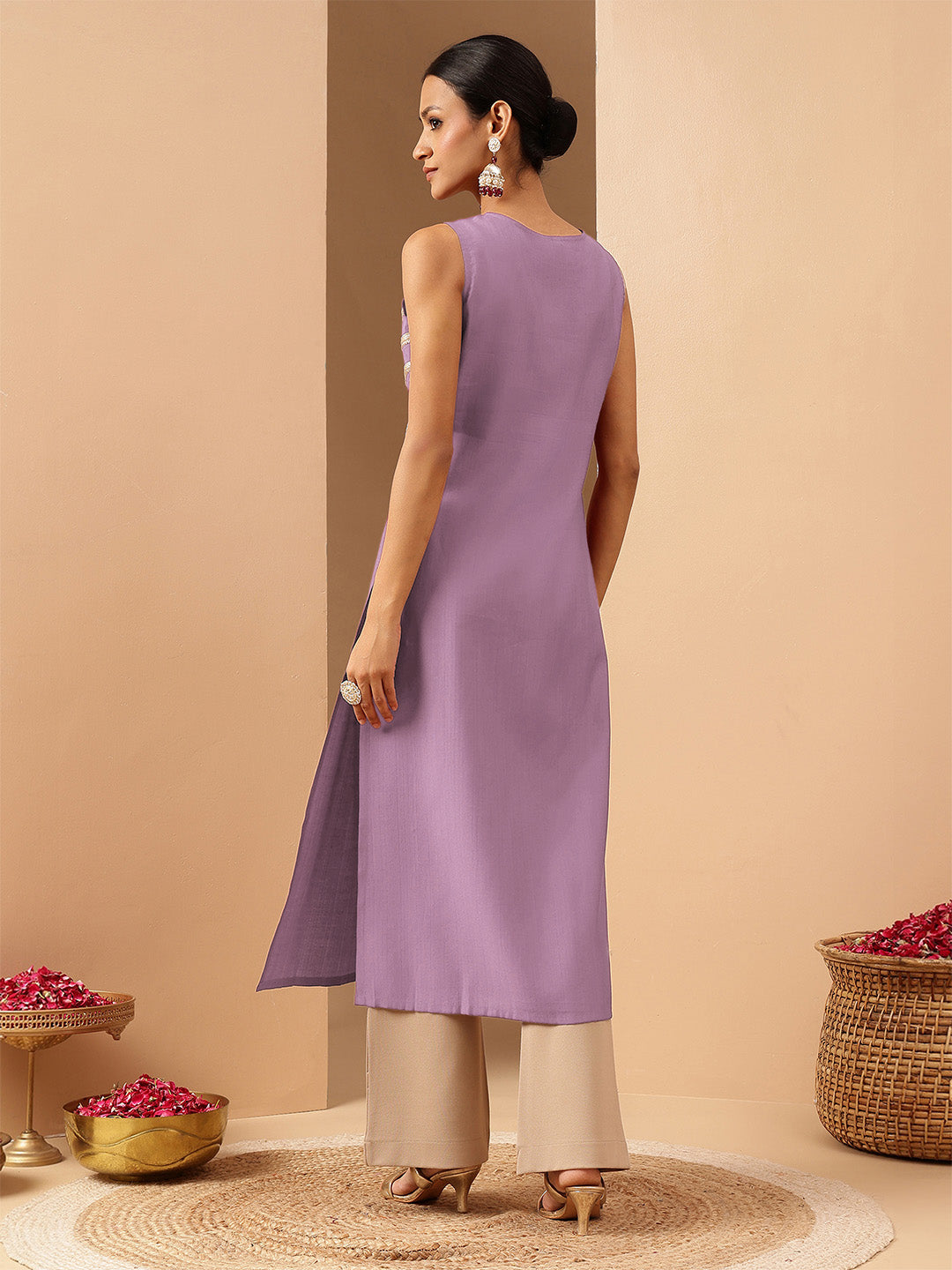 Ninnique Women's Lavender Silk Blend Zari Embroidered Straight Kurta