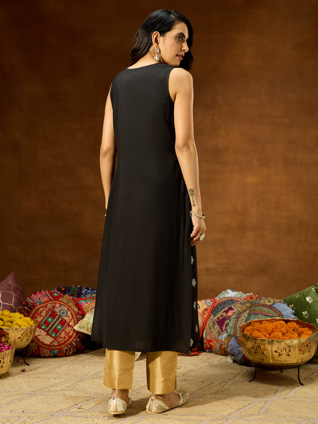 Ninnique Women's Black Chanderi Yoke Embroidered Straight Kurta