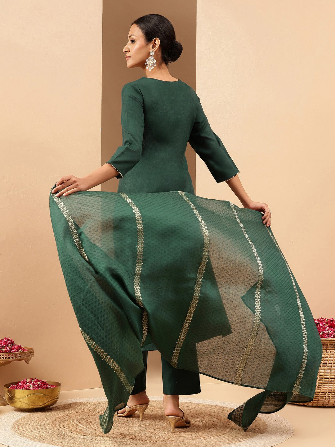 Ninnique Women's Bottle Green Cotton Blend Yoke Design Straight Kurta Set