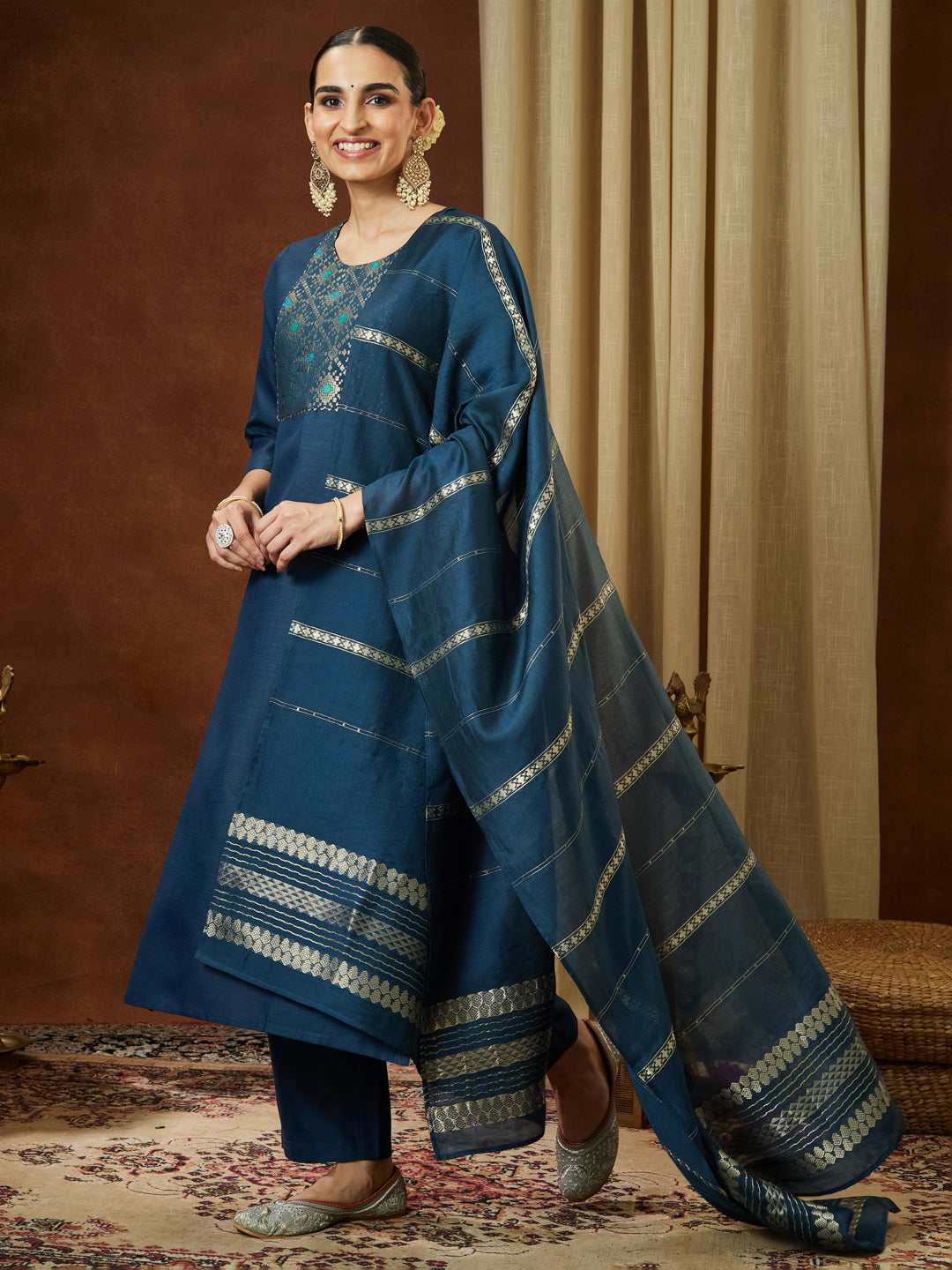 Ninnique Women's Teal Blue Cotton Blend Yoke Design Straight Kurta Set