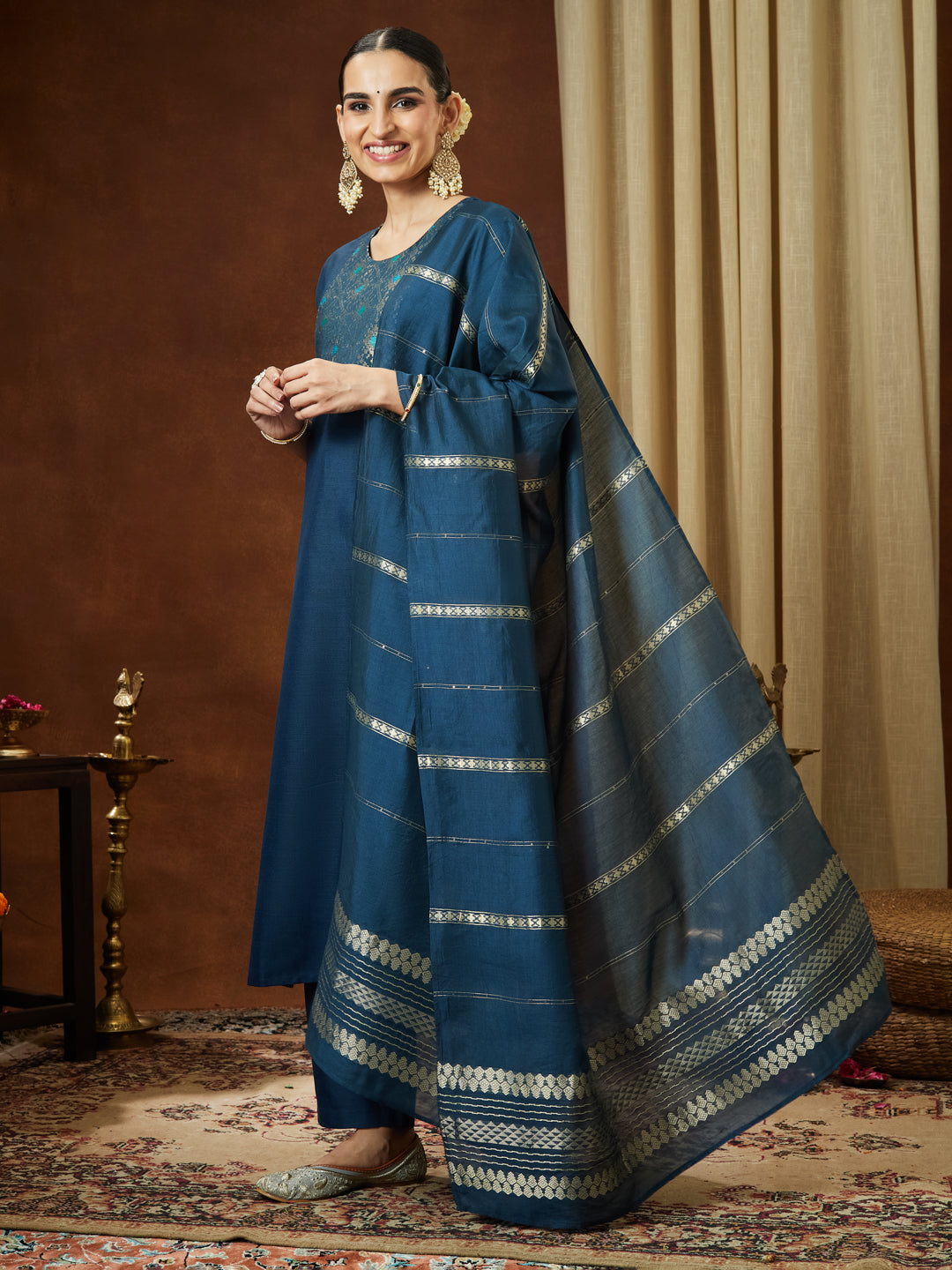 Ninnique Women's Teal Blue Cotton Blend Yoke Design Straight Kurta Set