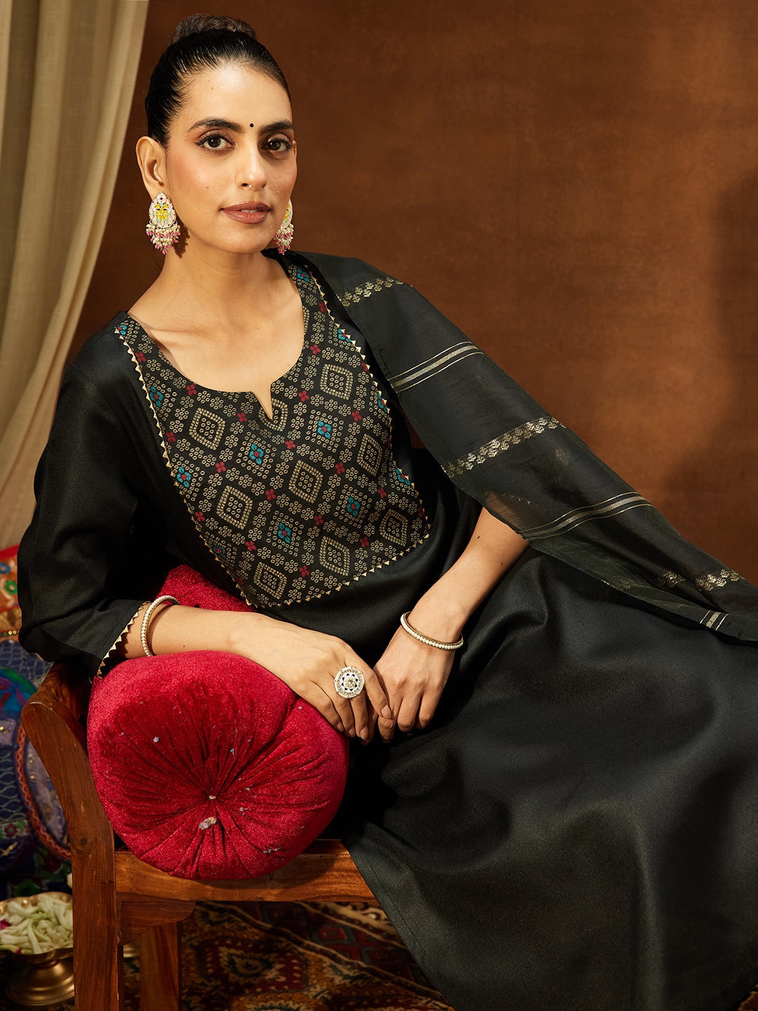 Ninnique Women's Black Cotton Blend Yoke Design Straight Kurta Set