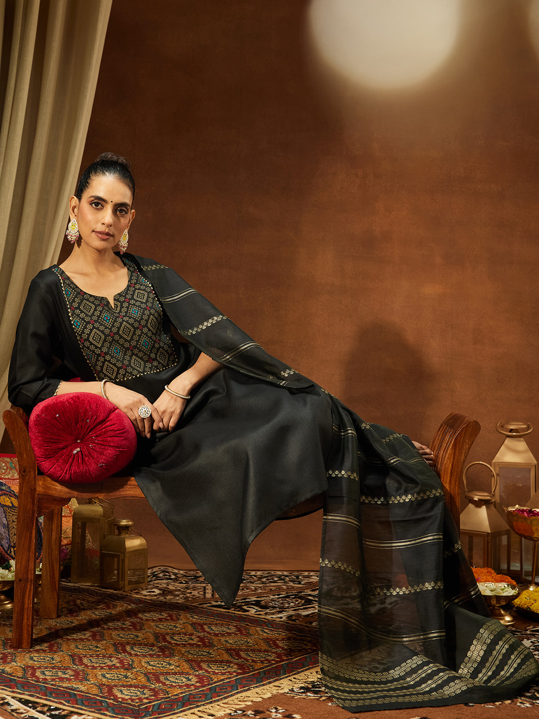 Ninnique Women's Black Cotton Blend Yoke Design Straight Kurta Set