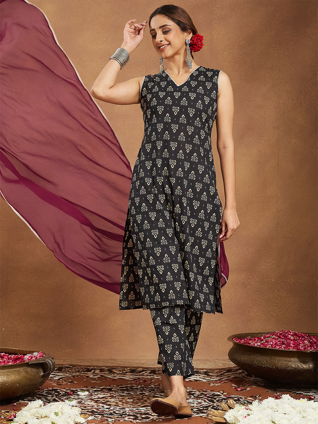 Ninnique Women's Black Cotton Ethnic Motifs Printed Straight Kurta Set