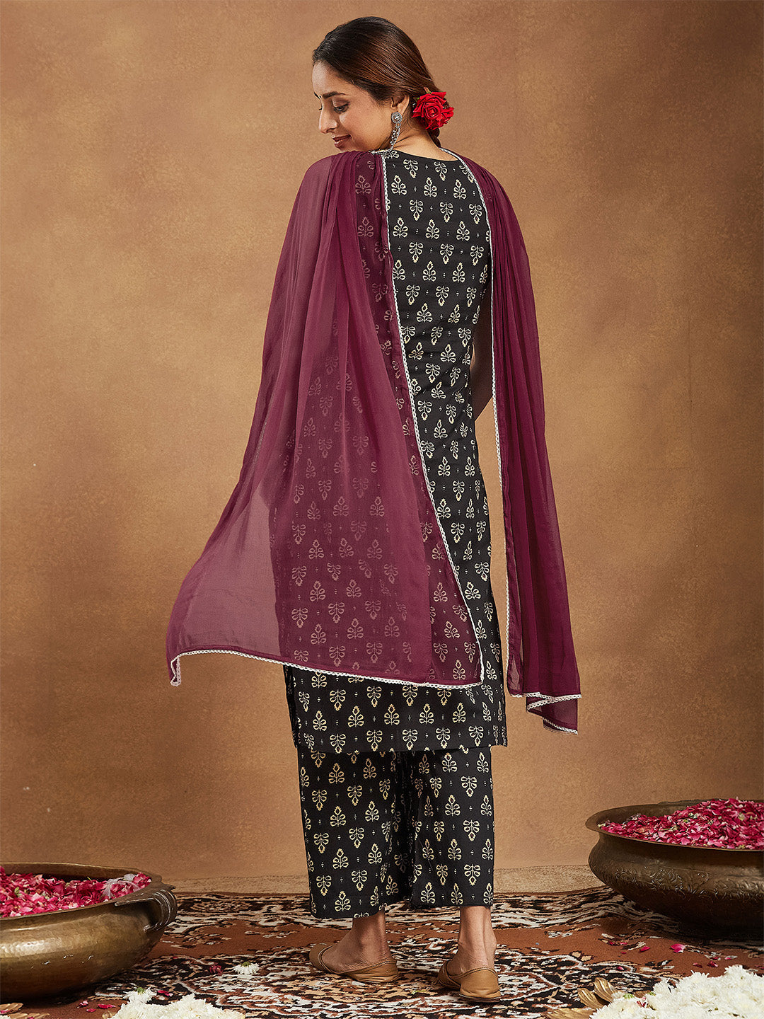 Ninnique Women's Black Cotton Ethnic Motifs Printed Straight Kurta Set