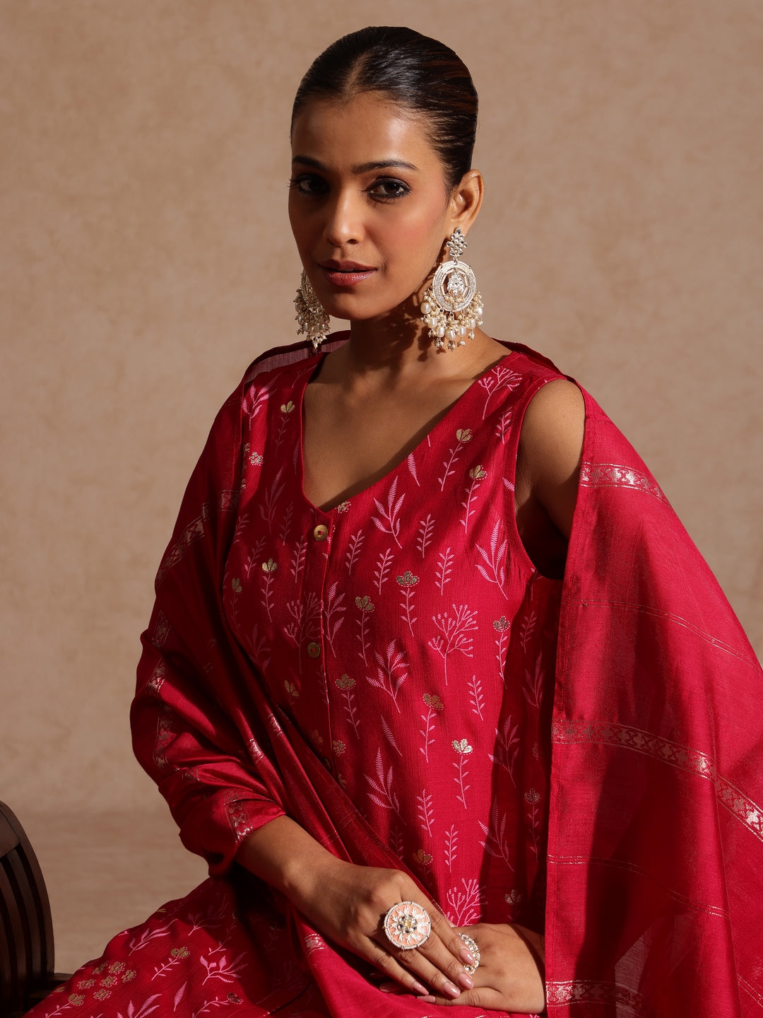 Ninnique Women's Pink Silk Blend Gold Printed Straight Kurta Set