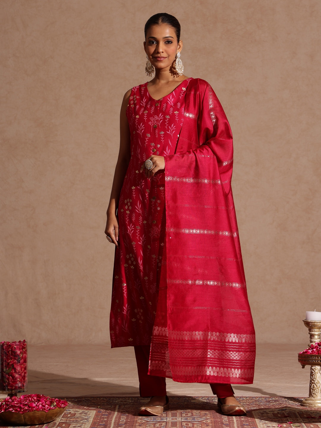Ninnique Women's Pink Silk Blend Gold Printed Straight Kurta Set