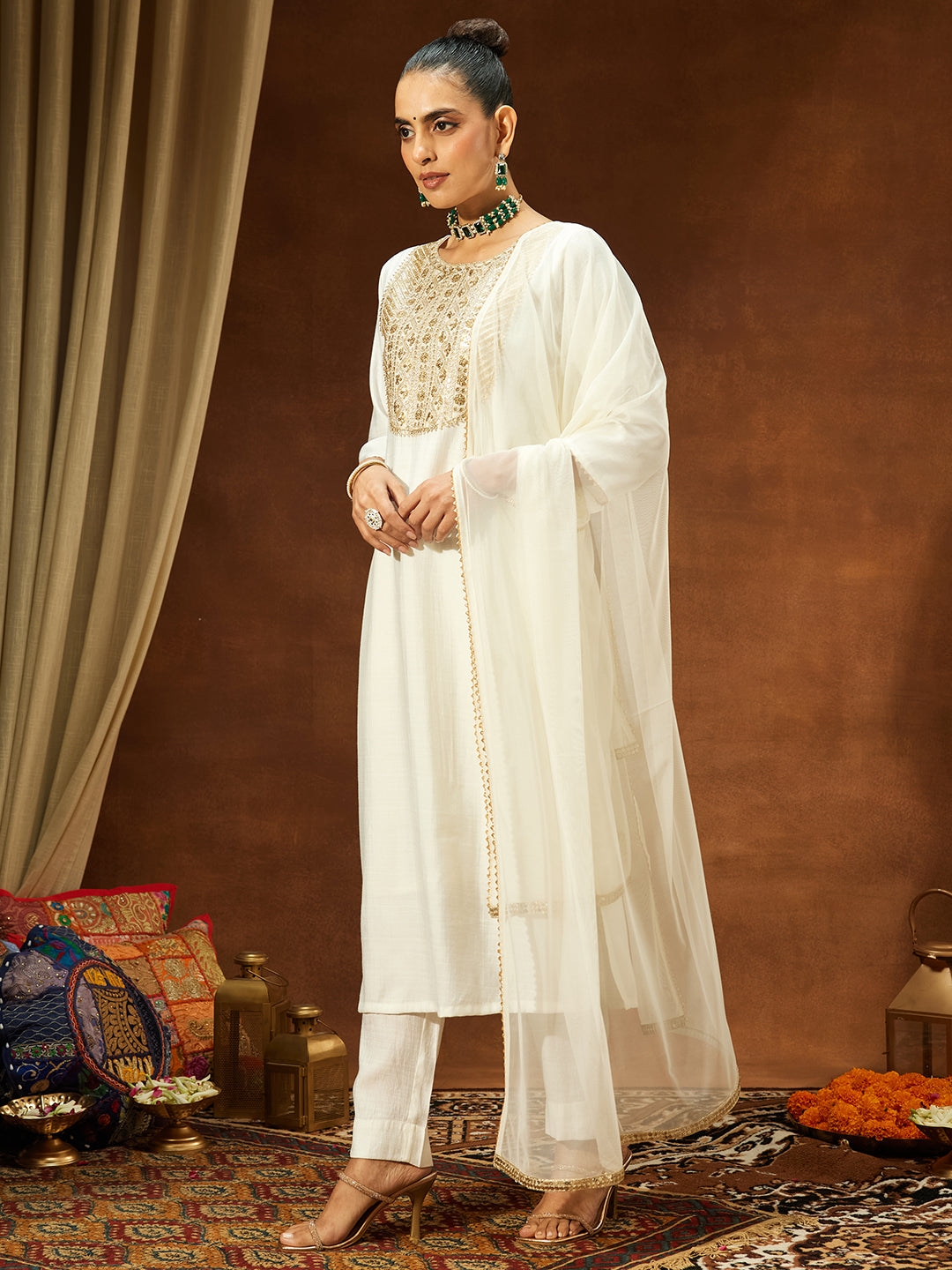 Ninnique Women's Off White Silk Blend Zari Yoke Embroidered Straight Kurta Set