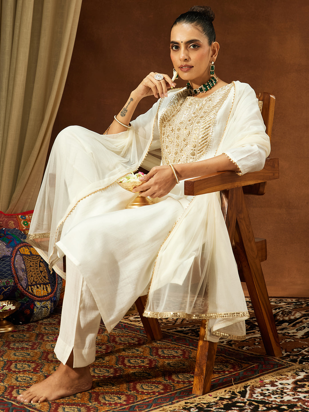 Ninnique Women's Off White Silk Blend Zari Yoke Embroidered Straight Kurta Set
