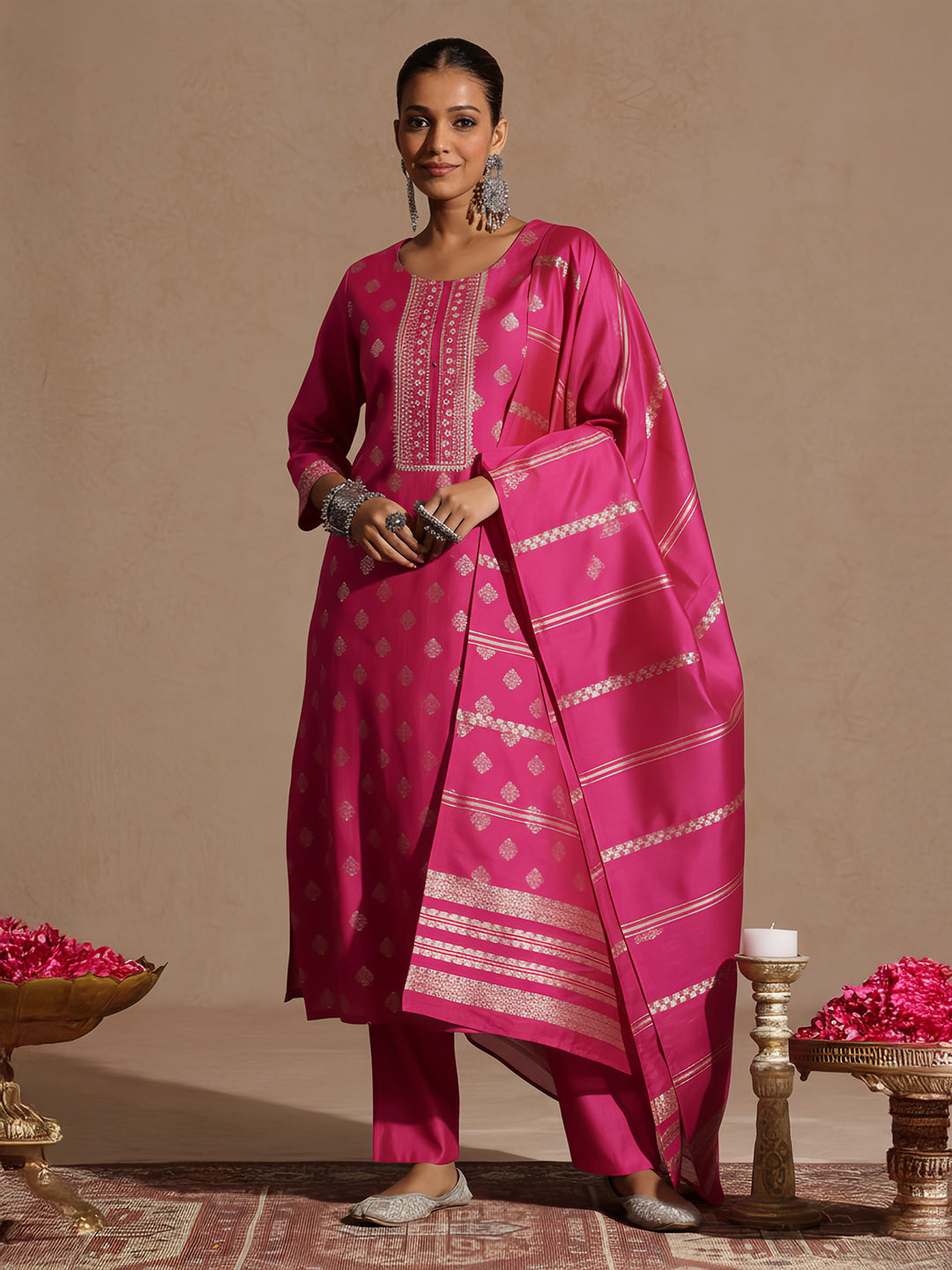 Ninnique Women's Pink Silk Blend Embellished Foil Printed Straight Kurta Set