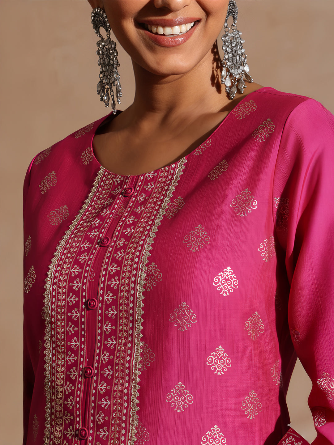 Ninnique Women's Pink Silk Blend Embellished Foil Printed Straight Kurta Set