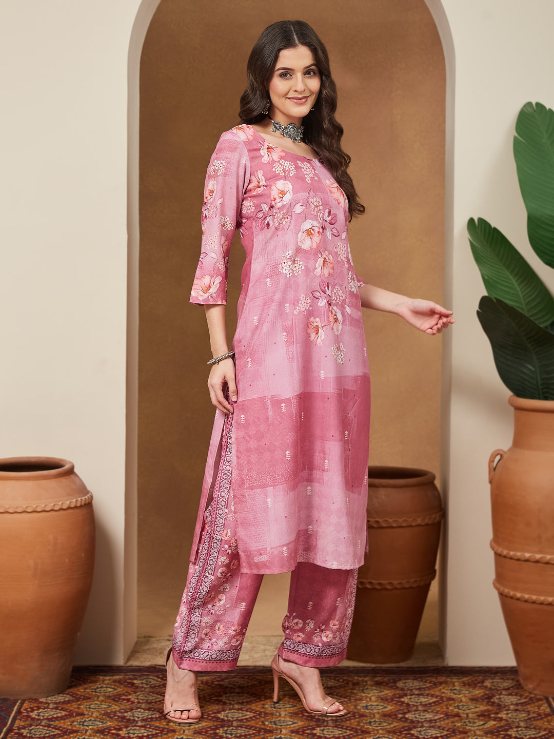 Ninnique Women's Pink Cotton Blend Floral Printed Straight Kurta Set