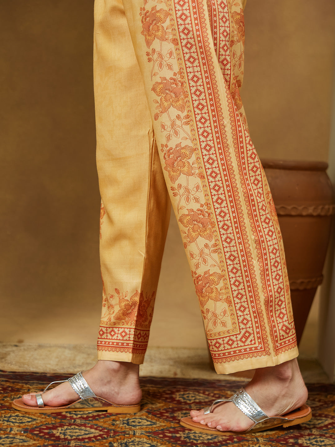 Ninnique Women's Yellow Cotton Blend Floral Printed Straight Kurta Set