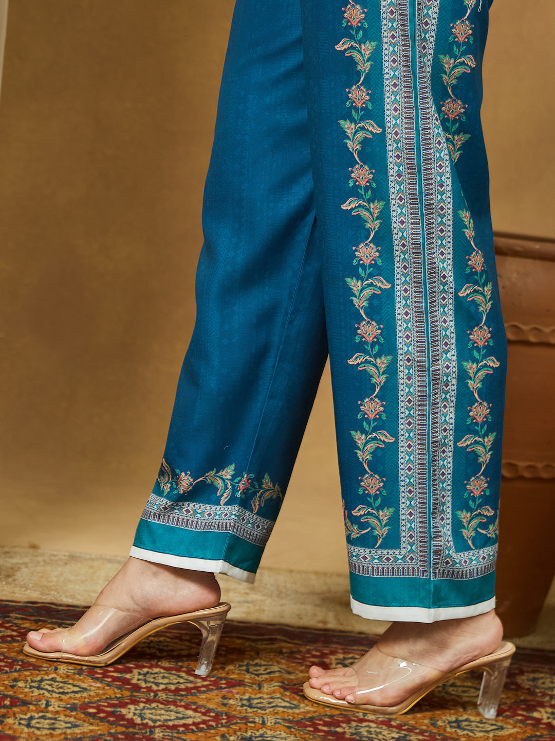 Ninnique Women's Teal Blue Cotton Blend Floral Printed Straight Kurta Set