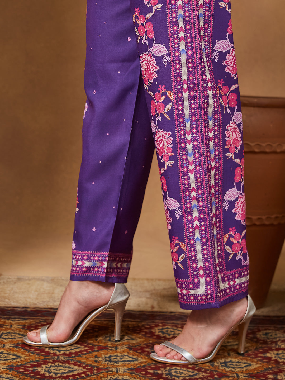 Ninnique Women's Purple Cotton Blend Floral Printed Straight Kurta Set