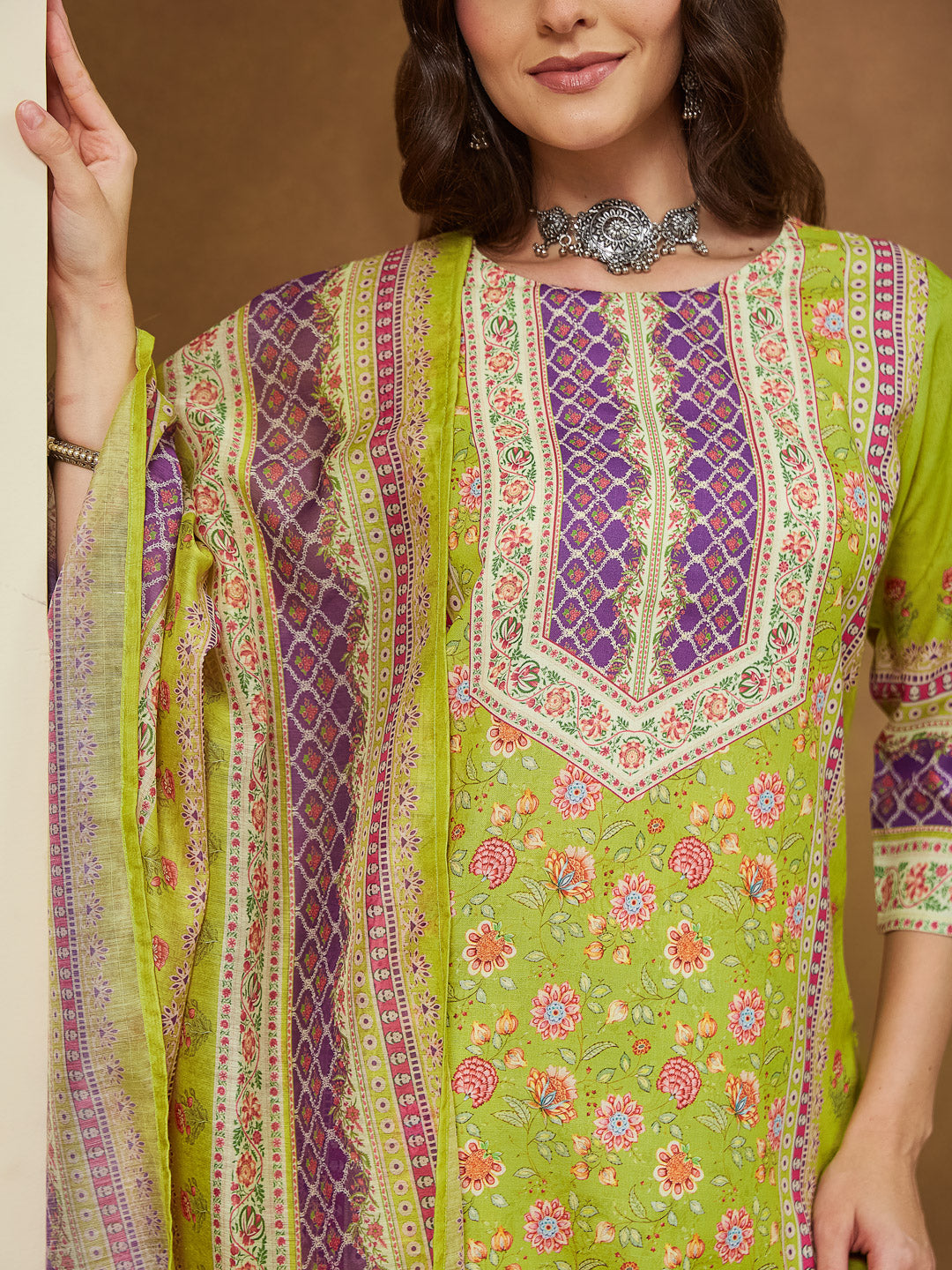 Ninnique Women's Green Cotton Blend Floral Printed Pakistani Style Straight Kurta Set