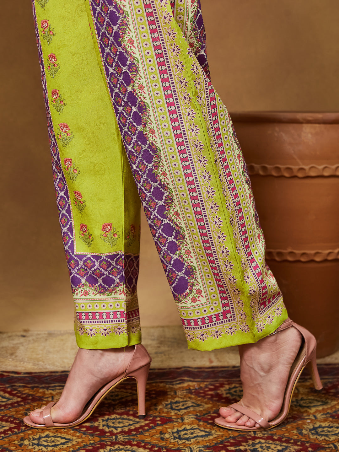 Ninnique Women's Green Cotton Blend Floral Printed Pakistani Style Straight Kurta Set