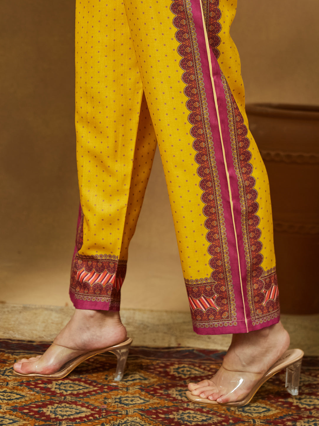 Ninnique Women's Yellow Cotton Blend Floral Printed Straight Kurta Set