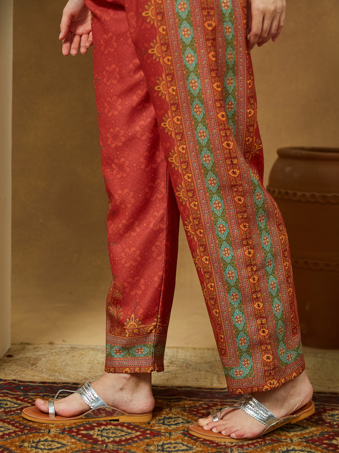 Ninnique Women's Rust Cotton Blend Ethnic Motifs Printed Straight Kurta Set