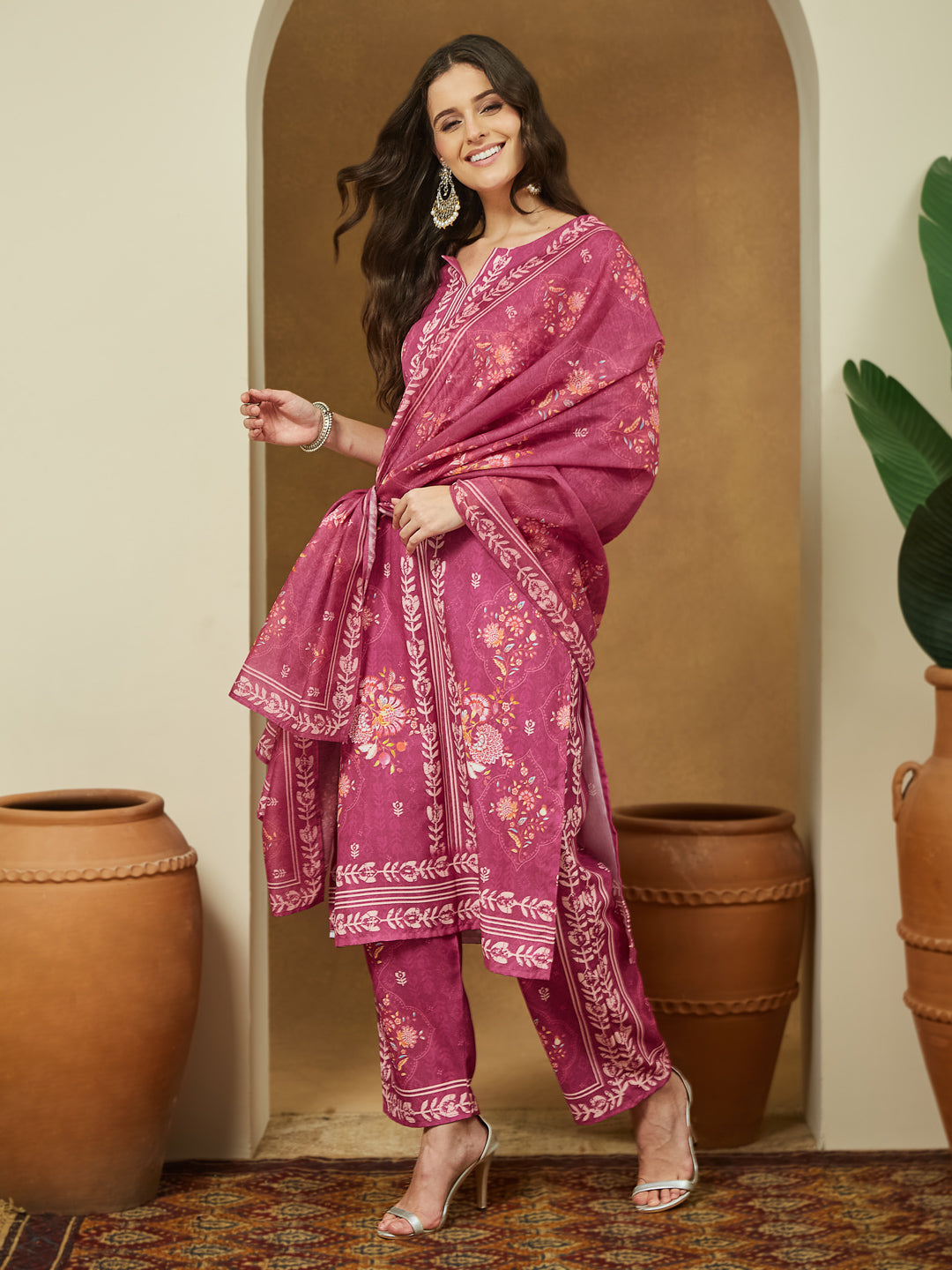 Ninnique Women's Pink Cotton Blend Floral Printed Straight Kurta Set