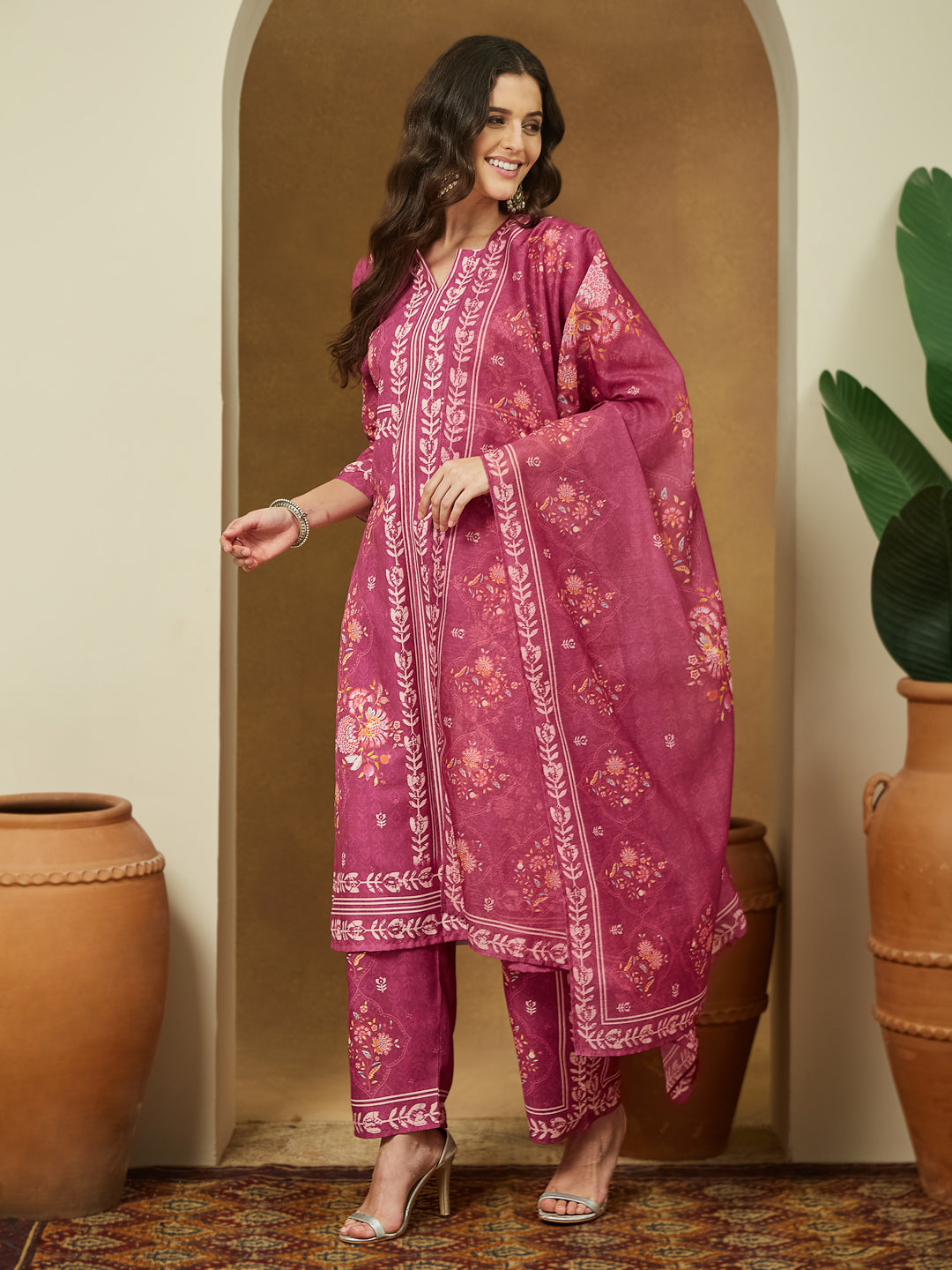 Ninnique Women's Pink Cotton Blend Floral Printed Straight Kurta Set