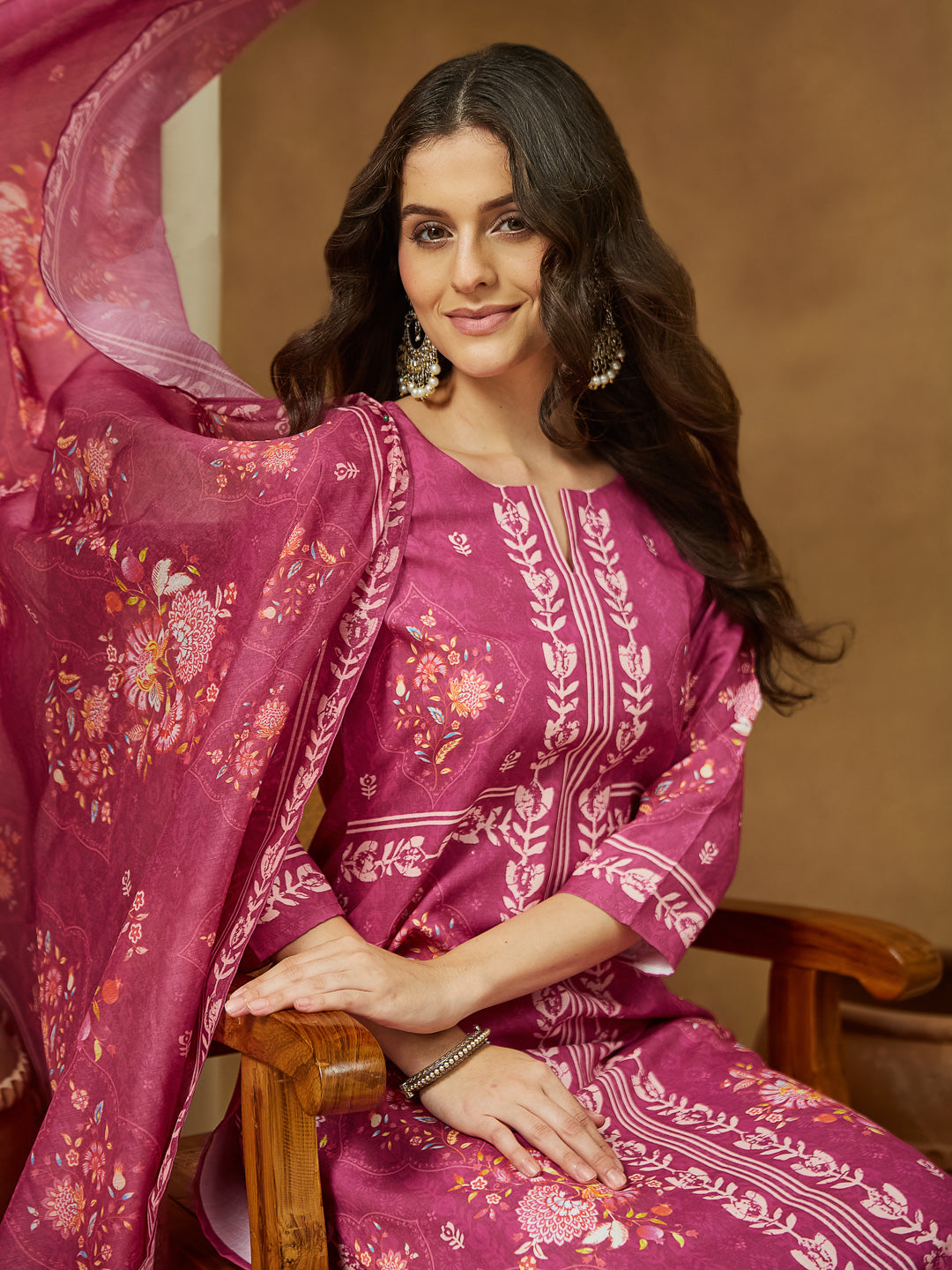 Ninnique Women's Pink Cotton Blend Floral Printed Straight Kurta Set