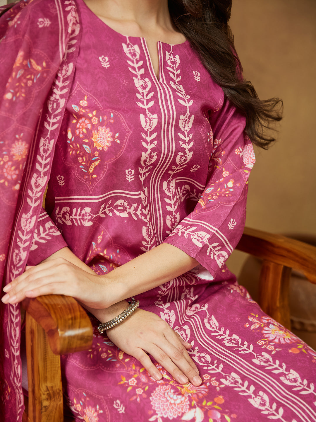 Ninnique Women's Pink Cotton Blend Floral Printed Straight Kurta Set