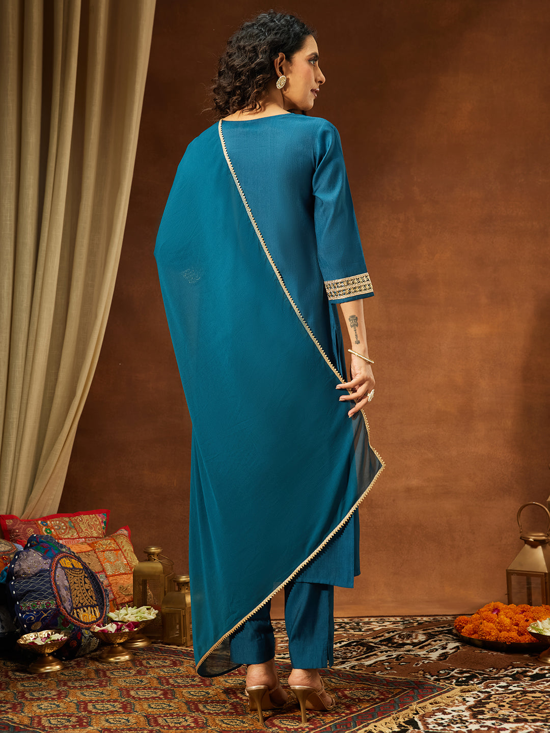 Ninnique Women's Teal Blue Silk Blend Yoke Embroidered Straight Kurta Set