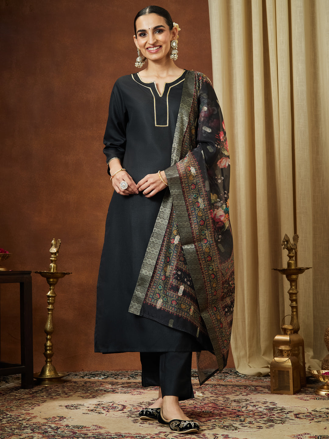 Ninnique Women's Black Cotton Blend Yoke Design Straight Kurta Set