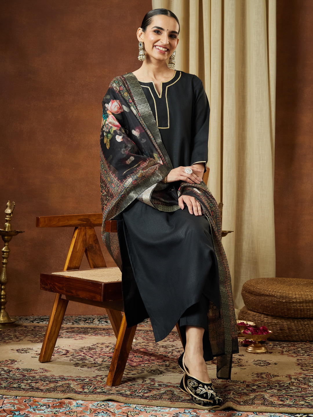 Ninnique Women's Black Cotton Blend Yoke Design Straight Kurta Set