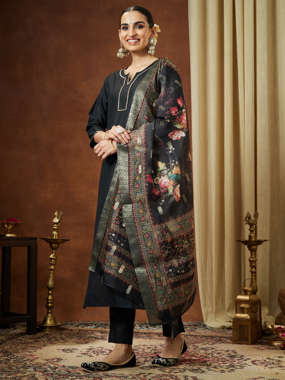 Ninnique Women's Black Cotton Blend Yoke Design Straight Kurta Set