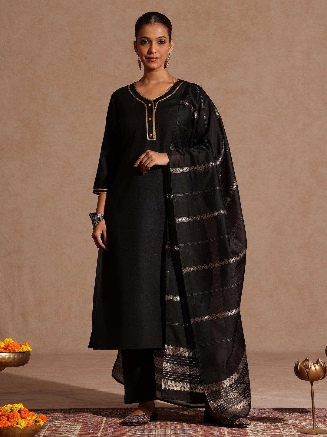 Ninnique Women's Black Cotton Blend Yoke Design Straight Kurta Set