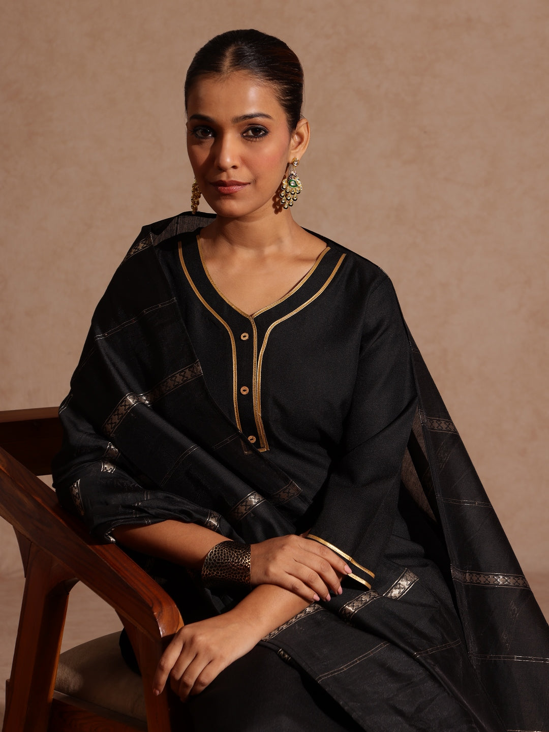 Ninnique Women's Black Cotton Blend Yoke Design Straight Kurta Set