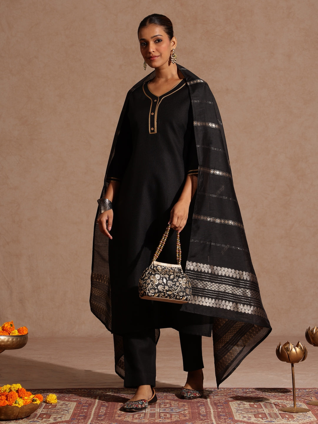 Ninnique Women's Black Cotton Blend Yoke Design Straight Kurta Set