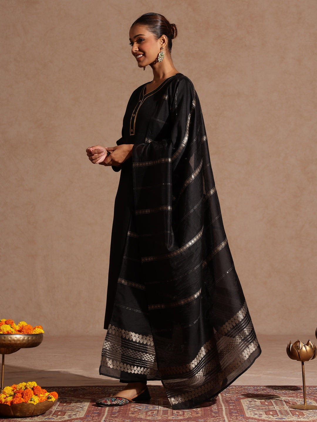 Ninnique Women's Black Cotton Blend Yoke Design Straight Kurta Set