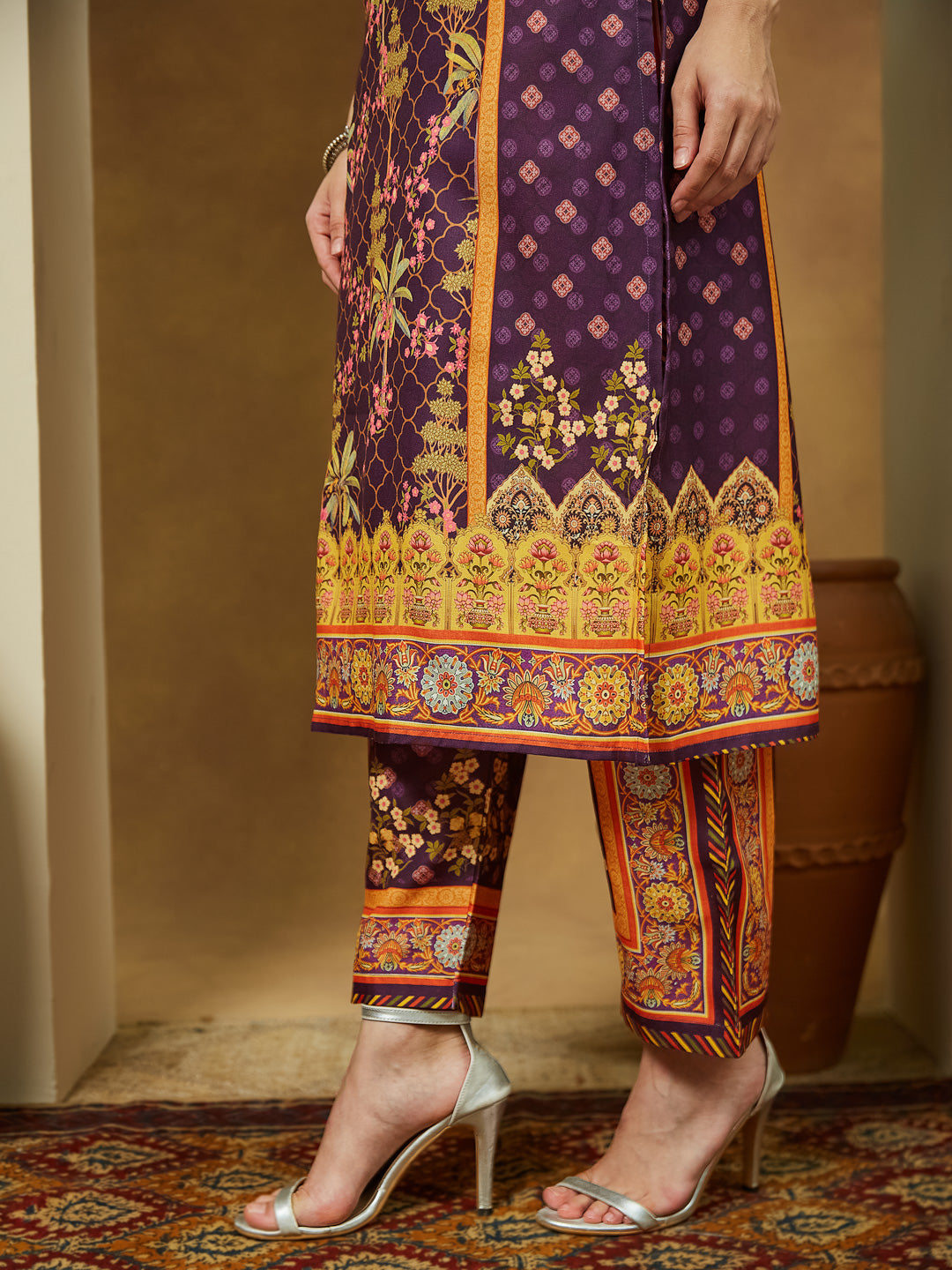 Ninnique Women's Purple Cotton Blend Floral Printed Straight Kurta Set
