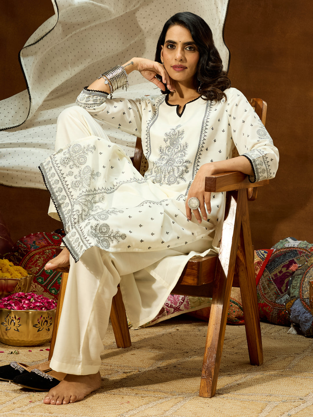 Ninnique Women's White Silk Blend Ethnic Printed Straight Kurta Set