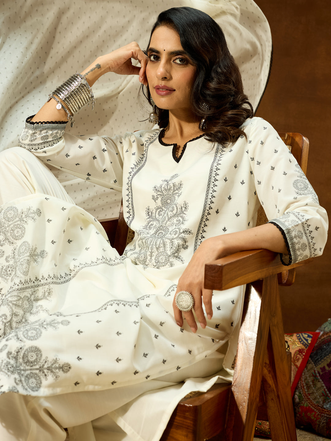 Ninnique Women's White Silk Blend Ethnic Printed Straight Kurta Set