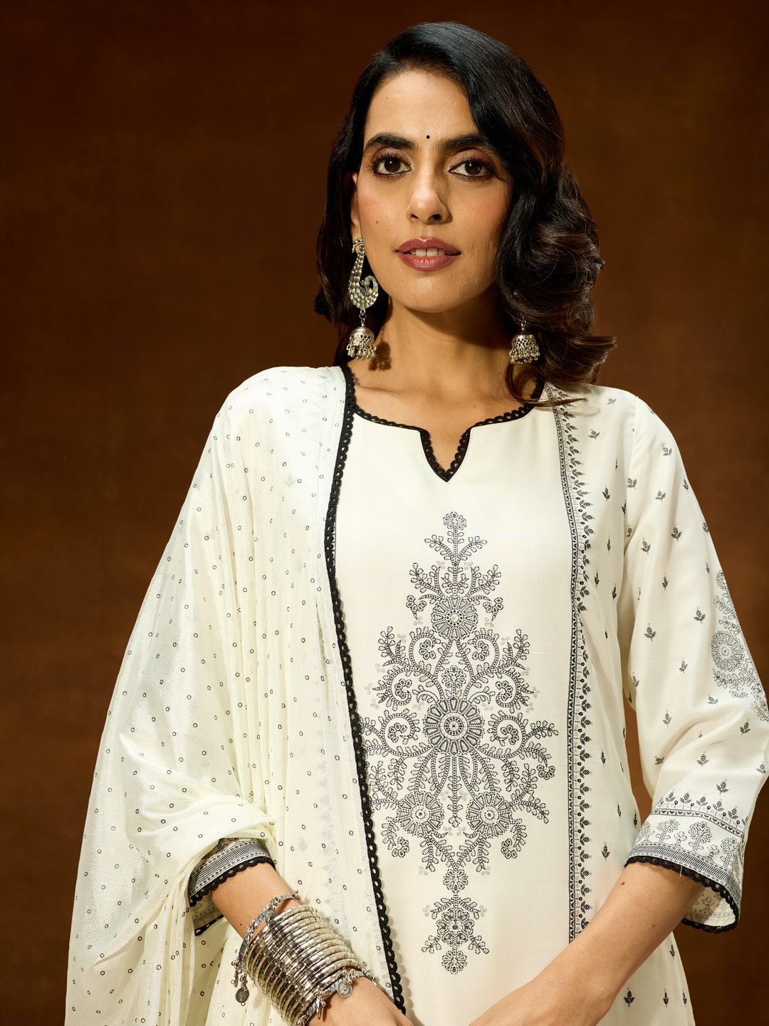 Ninnique Women's White Silk Blend Ethnic Printed Straight Kurta Set