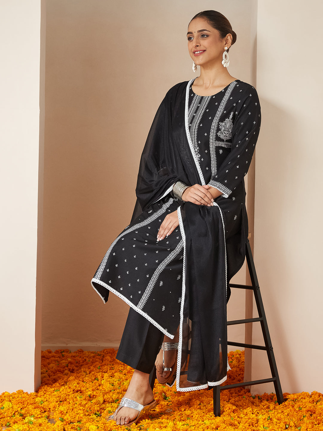 Ninnique Women's Black Silk Blend Ethnic Printed Straight Kurta Set