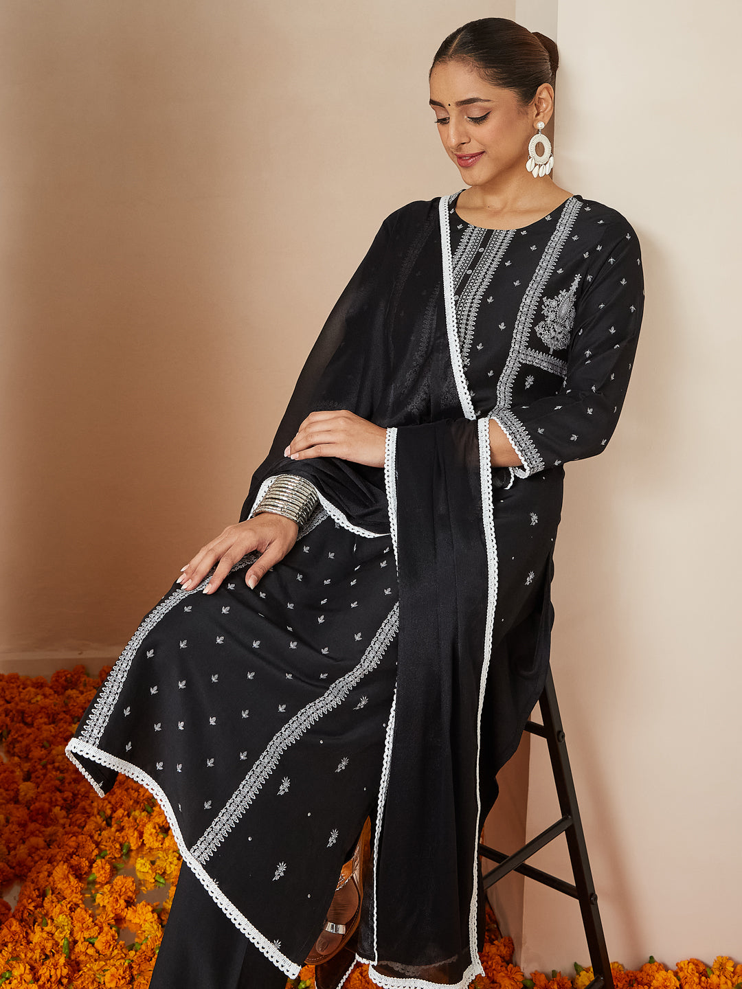 Ninnique Women's Black Silk Blend Ethnic Printed Straight Kurta Set